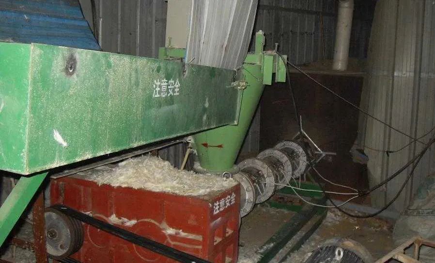 羽毛粉加工腥味、苦味、惡臭味混雜，看工業(yè)除臭劑如何快速除臭！